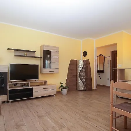 Mit Privatpool Fuer 6 Personen Ca 70 Qm In Pula, Istrien Istrische Riviera
