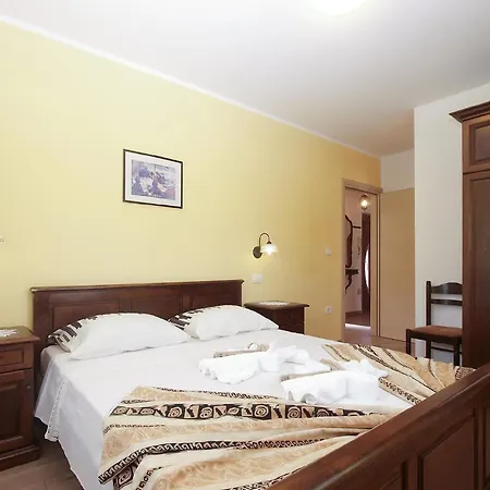 Mit Privatpool Fuer 6 Personen Ca 70 Qm In Pula, Istrien Istrische Riviera Дом отдыха *