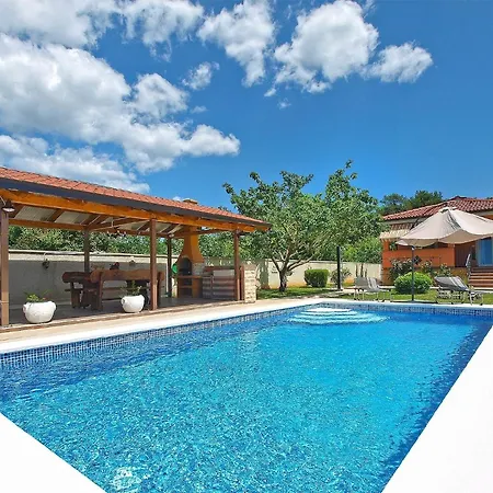 Mit Privatpool Fuer 6 Personen Ca 70 Qm In Pula, Istrien Istrische Riviera Пула